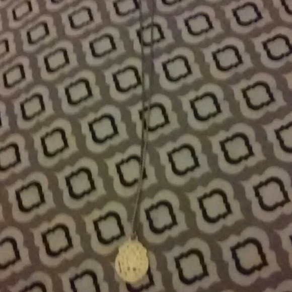 Mother Mary Pendant Necklace - Picture 3 of 4